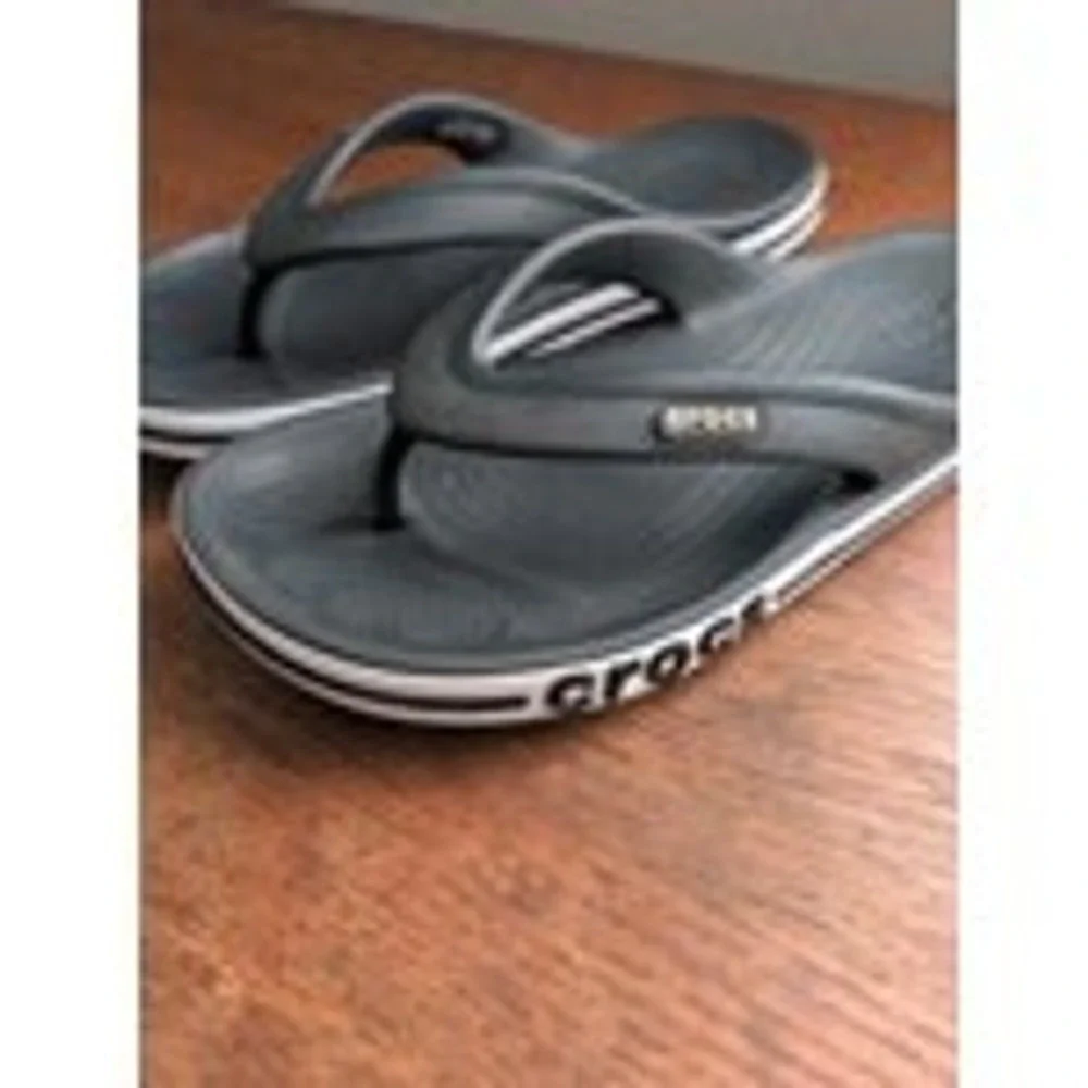 Crocs Crocband Flip Flops Charcoal Grey White Unisex Mens 6 Womens 8 Sandals